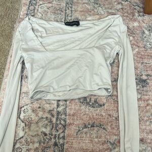 white long sleeve crop top